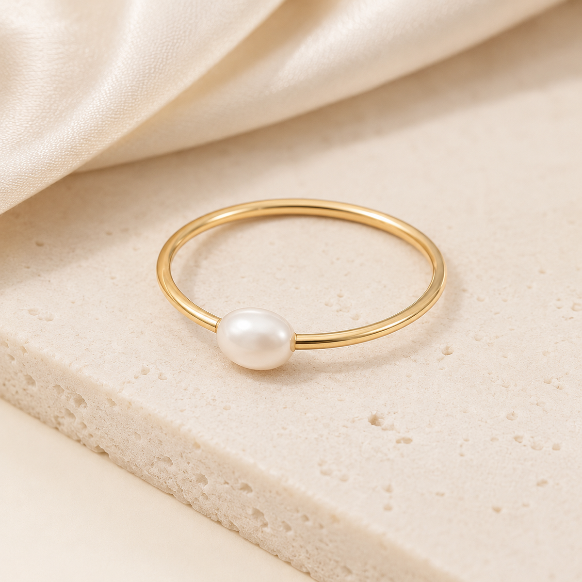 Luna Pearl Ring